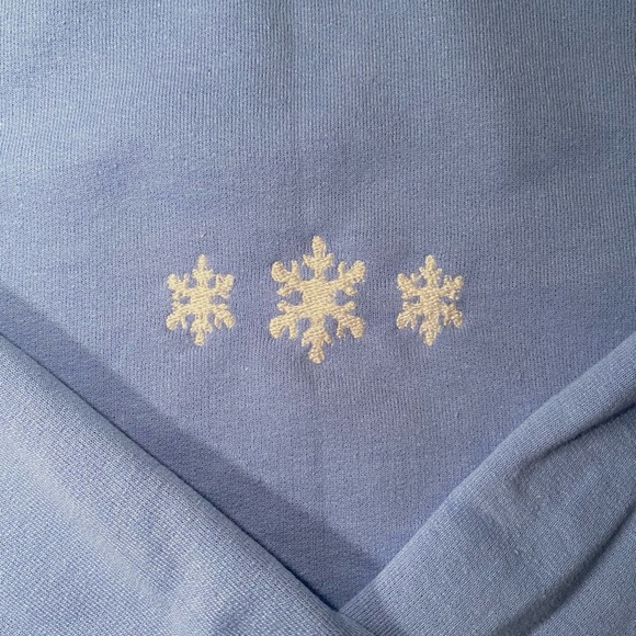 light blue winter snowflake embroidery crewneck sweatshirt - Picture 3 of 3